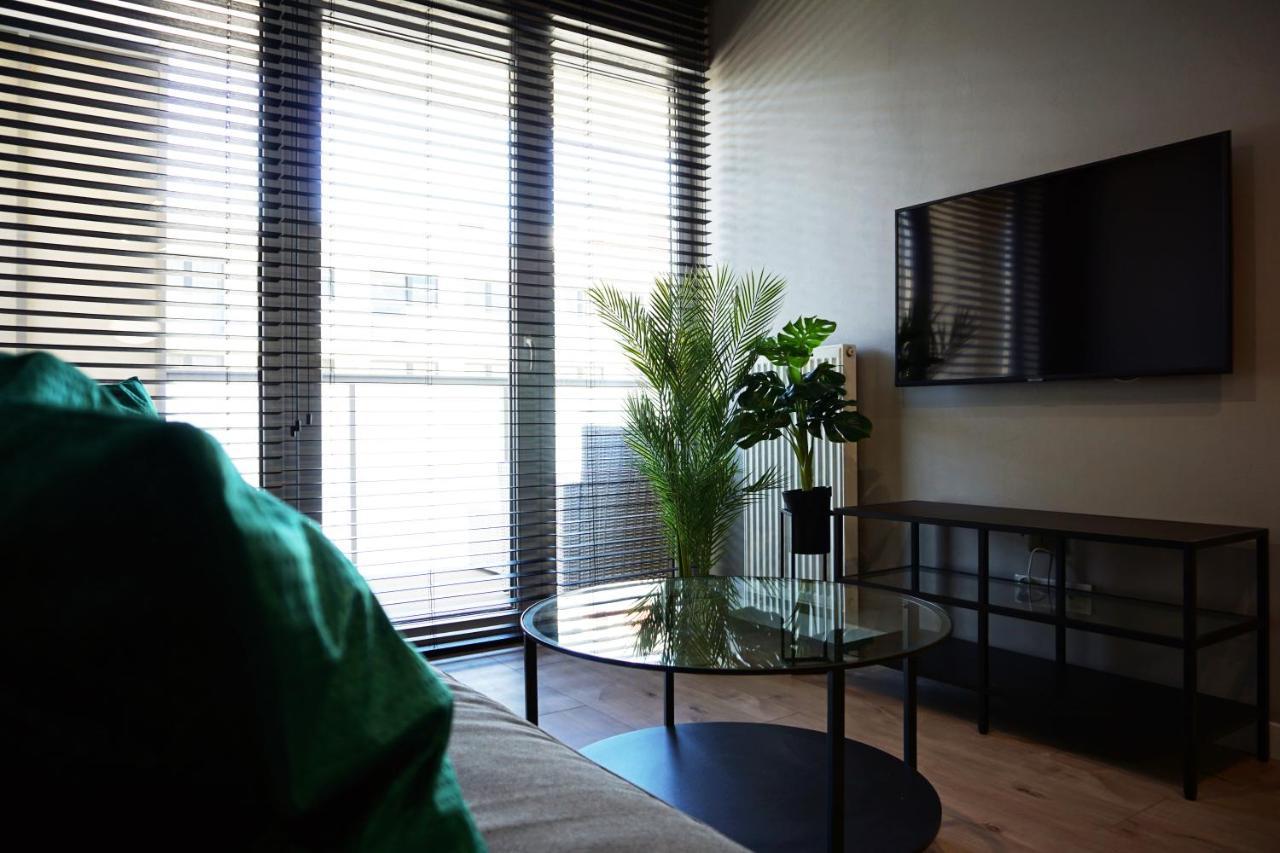 Apartament 204 *