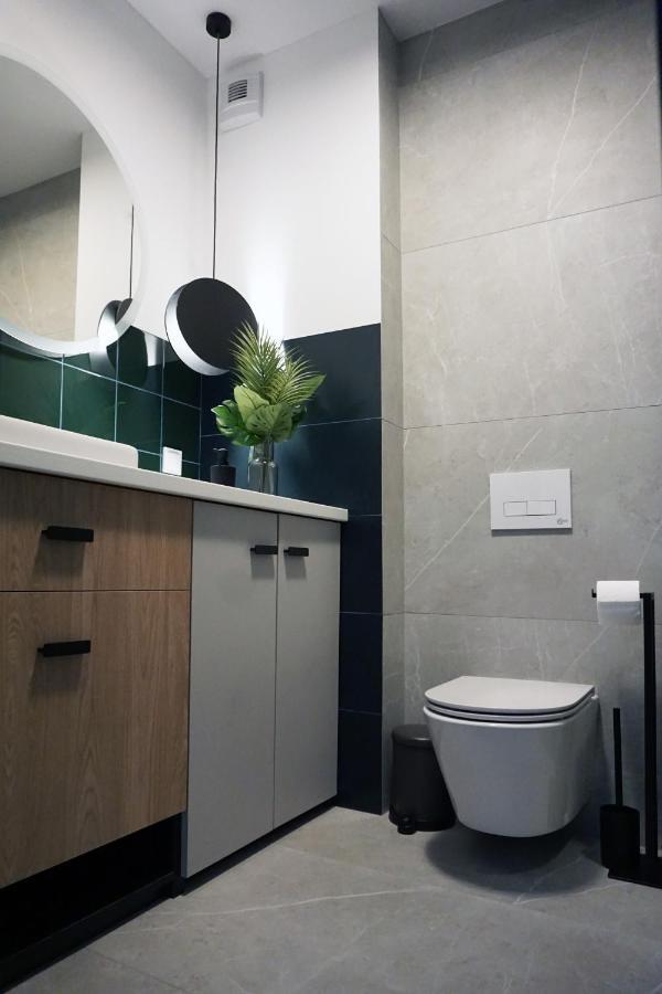 Apartament 204 *